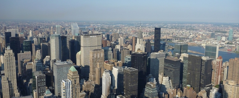 Blick auf das Metlife Building, Chrysler Building, Trump Tower und UN-Hauptquartier in New York